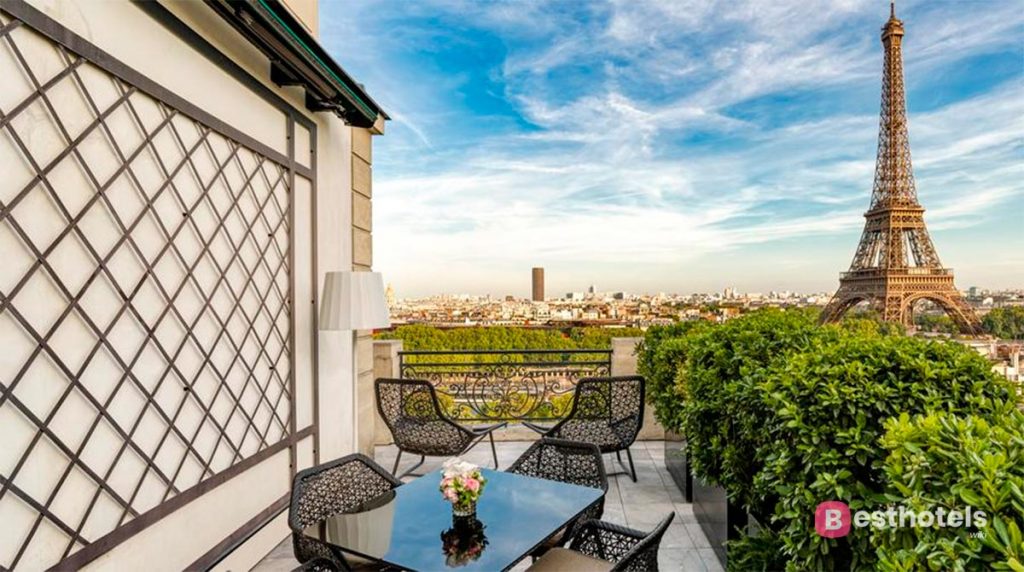 A LUXURY ESCAPE IN PARIS at Le Dokhan's boutique hotel with a view of the  Eiffel Tower – A STYLISH STORY